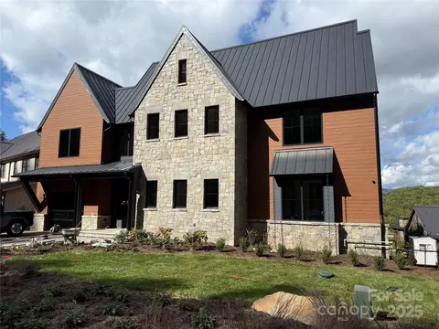 189 Lodestone 422 Dr #422, Sylva, NC 28779