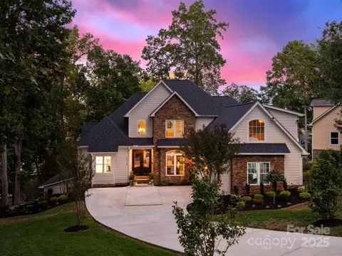4548 Stonesthrow Dr, Denver, NC 28037