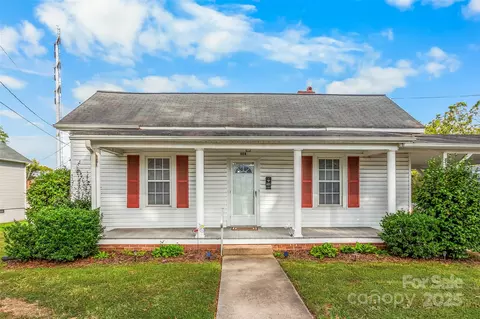 304 S Walnut St, Kannapolis, NC 28081