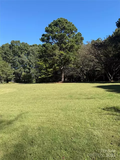 7201 Stillwell Rd, Matthews, NC 28105