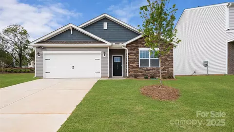 62 Ridgehaven Dr, Waynesville, NC 28786