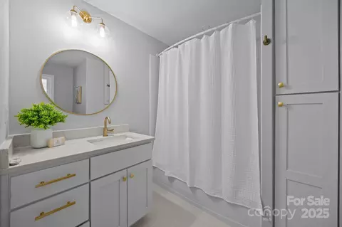 Bath - 1813 Doster Rd, Monroe, NC 28112 photo 1 of 2