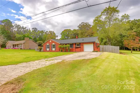 2632 Holly Hills Dr, Valdese, NC 28690