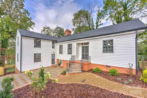 2 Baird Ln, Asheville, NC 28804