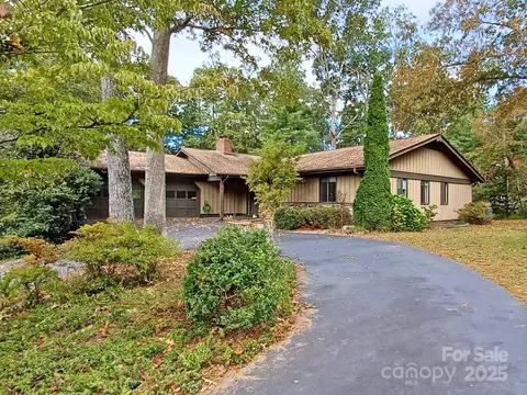 3204 Hickory Hill Rd, Hendersonville, NC 28792
