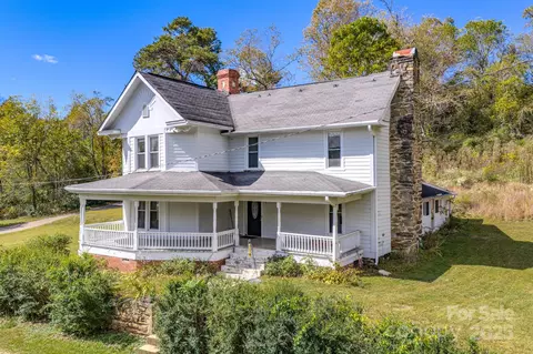 7 Noble Rd, Fairview, NC 28730