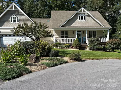249 Stone House Rd, Hendersonville, NC 28739