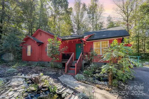 3735 26th Street Ne Dr NE, Hickory, NC 28601