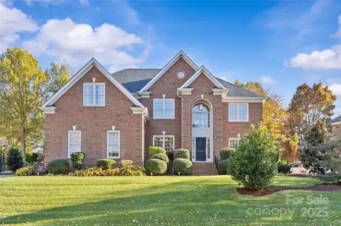 2314 Flagstick Dr, Matthews, NC 28104