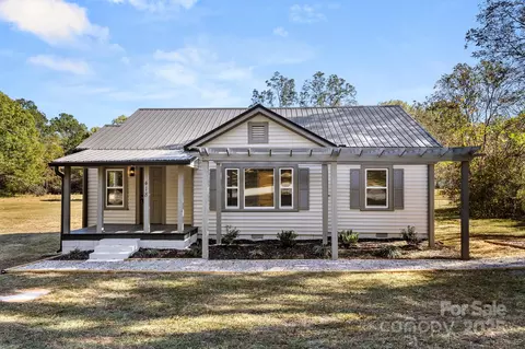 418 Charlotte St, York, SC 29745