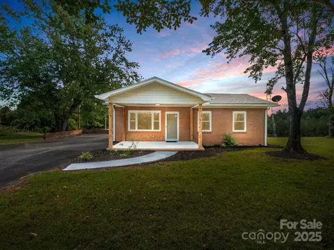 109 Avery Dr, Forest City, NC 28043