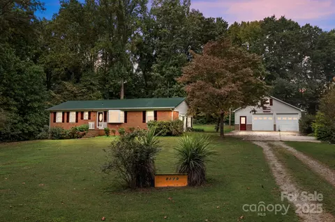 8110 Squirrel Hill Ln, Denver, NC 28037