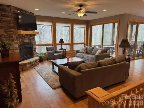89 Springhouse A4 Dr #A4, Elk Park, NC 28622