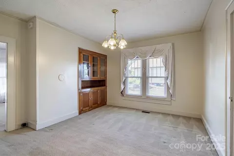 609 E Concord St, Morganton, NC 28655 photo 8