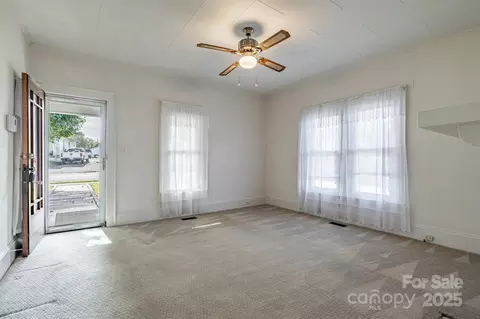 609 E Concord St, Morganton, NC 28655 photo 6