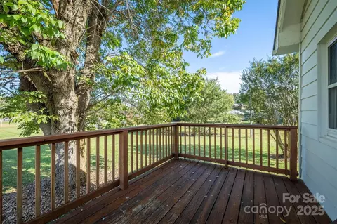 609 E Concord St, Morganton, NC 28655 photo 23