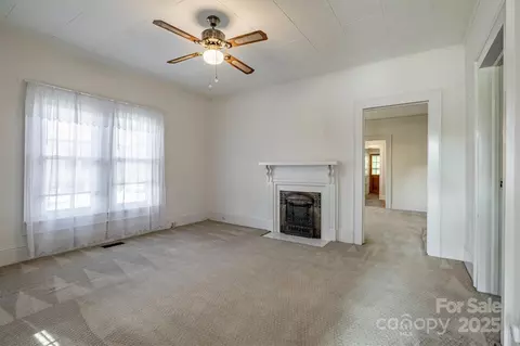 609 E Concord St, Morganton, NC 28655 photo 5