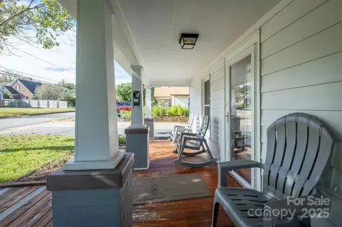 609 E Concord St, Morganton, NC 28655 photo 4