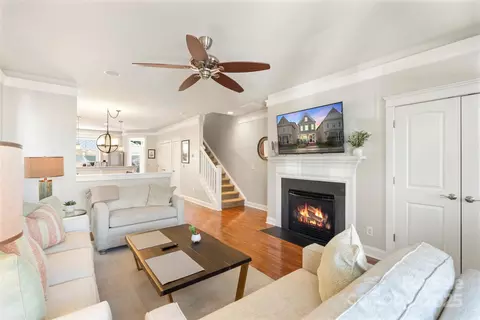 531 Dubois Ct, Charlotte, NC 28208