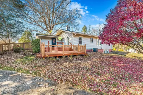 107 Woodland Church Rd, Clyde, NC 28721