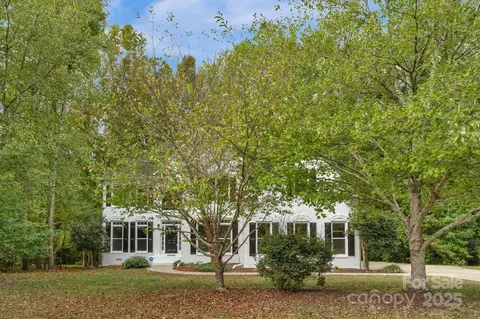 3109 Savannah Hills Dr, Matthews, NC 28105