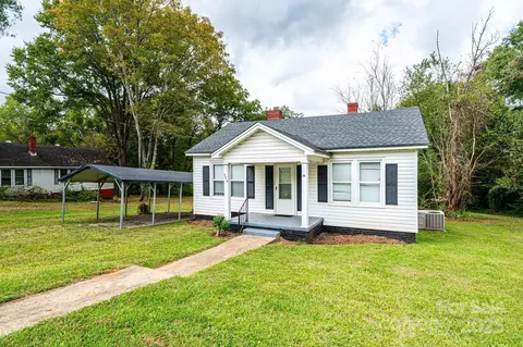 504 N Spring Ave, Newton, NC 28658