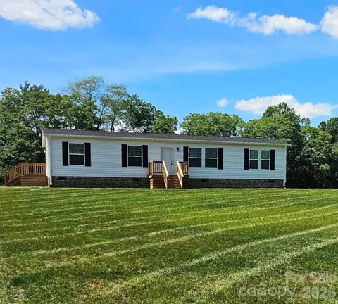 501 Eagle Mills Rd, Hamptonville, NC 27020