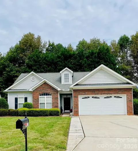 1622 Iverness Ct, Gastonia, NC 28056