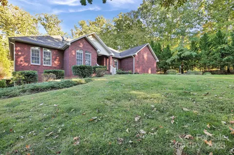36014 Davis Dr, Albemarle, NC 28001