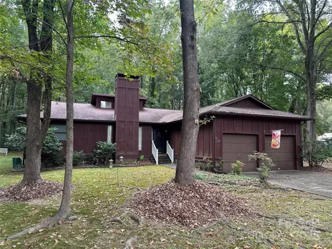 5301 Dawndeer Ln, Charlotte, NC 28212