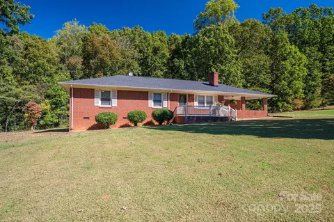215 Suncrest Rd, Cherryville, NC 28021