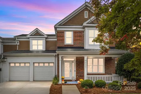 19527 Crosstrees Ln, Cornelius, NC 28031