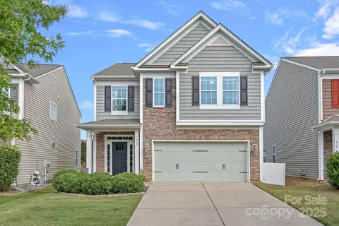 414 Knothole Ln, Charlotte, NC 28214