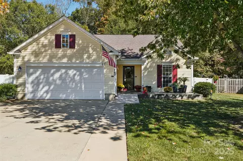 160 Brookstone Dr, Mount Holly, NC 28120