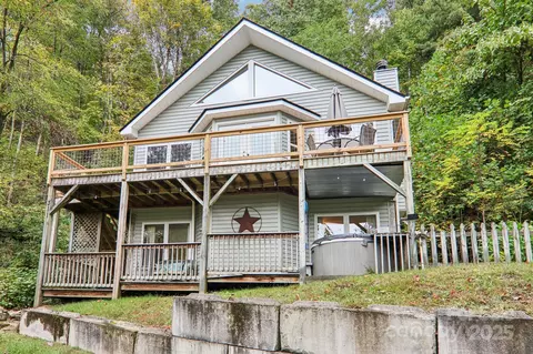 311 Jacks Knob Rd, Barnardsville, NC 28709