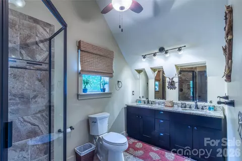 Bath - 4 Grayling Dr, Cullowhee, NC 28723 photo 4 of 5