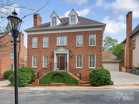 2149 Rolston Dr, Charlotte, NC 28207