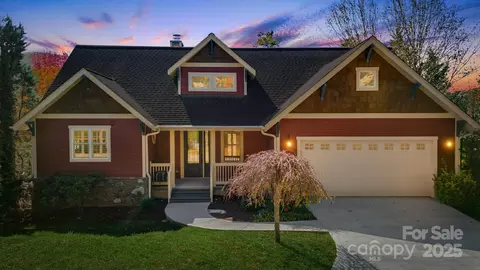 2 Oakhaven Ter, Asheville, NC 28803
