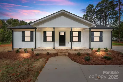 2218 Mooresville Rd, Salisbury, NC 28147