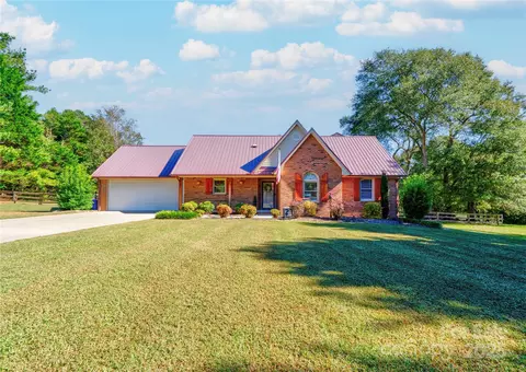 135 Shadowgate Dr, Shelby, NC 28152