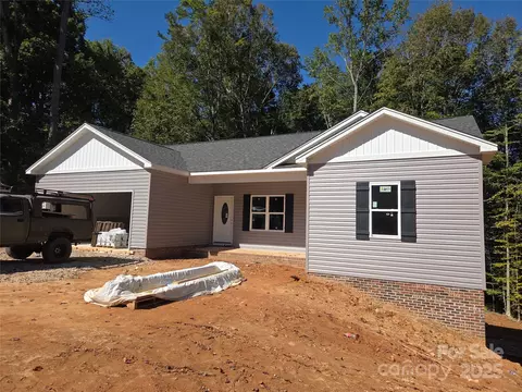 126 Meadowfall Ln, Troutman, NC 28166