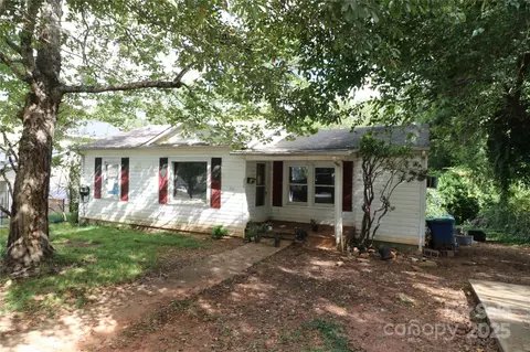 266 Carolina Ave, Forest City, NC 28043