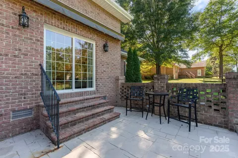 Exterior - 6404 Fox Trce, Salisbury, NC 28147 photo 2 of 7