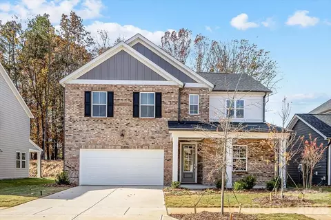 8233 Franklin Trail St, Mint Hill, NC 28227