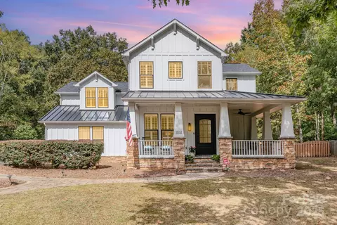 1612 Autumn Gold Ct, Matthews, NC 28104
