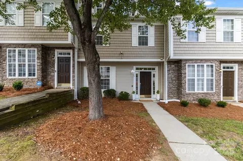 563 Goldstaff Ln, Charlotte, NC 28273