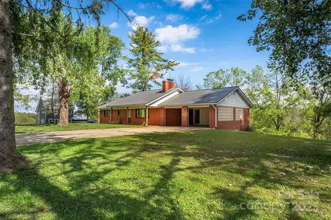 75 Panorama Dr, Asheville, NC 28806