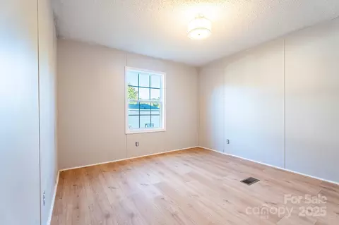 Bedroom - 2918 23rd Ne Ave NE, Hickory, NC 28601 photo 3 of 8