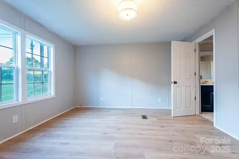 Bedroom - 2918 23rd Ne Ave NE, Hickory, NC 28601 photo 2 of 8