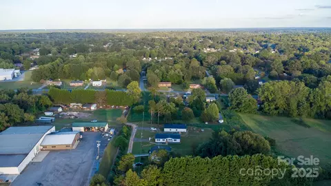 View/Area - 2918 23rd Ne Ave NE, Hickory, NC 28601 photo 2 of 2